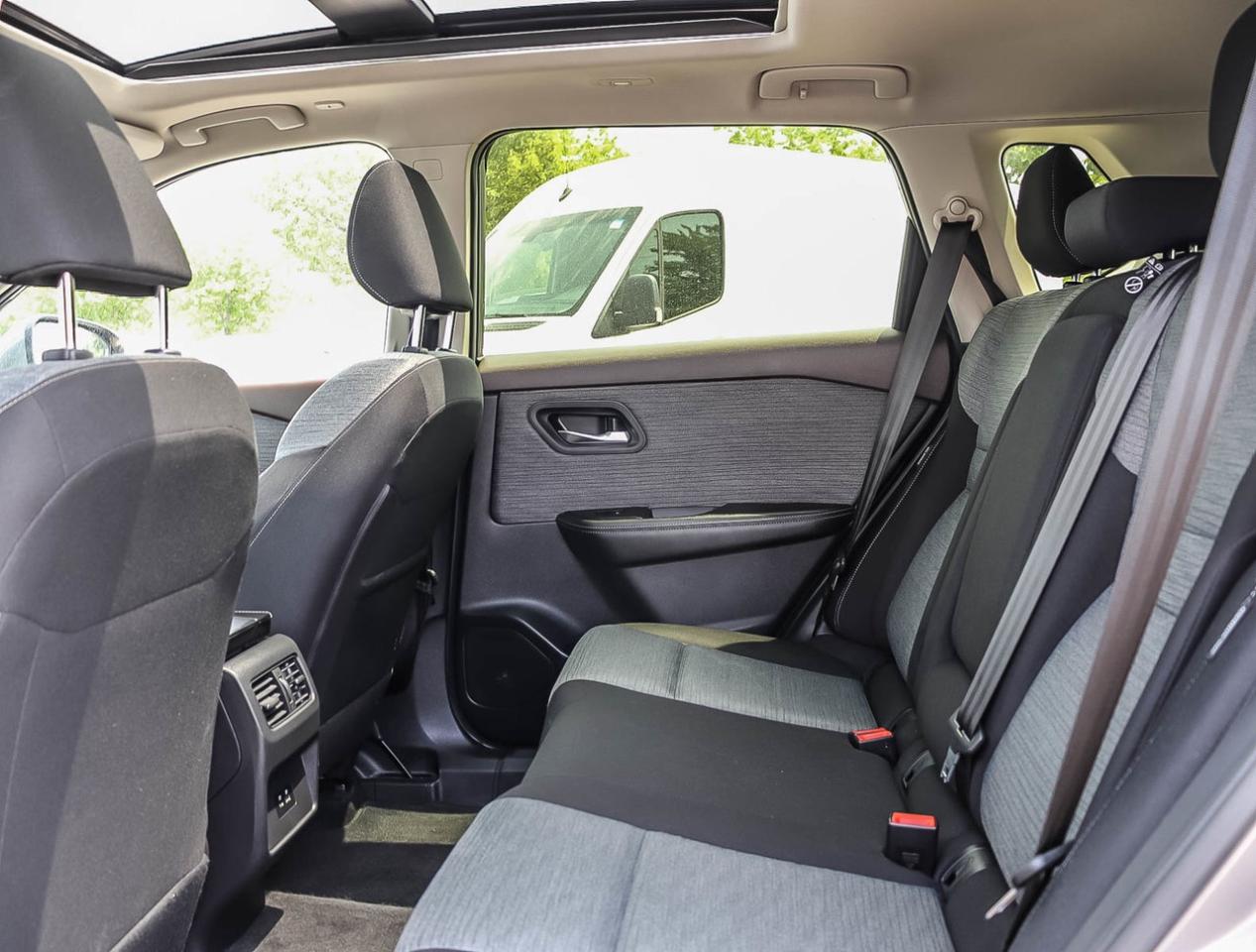 2023 Nissan Rogue SV Moonroof 1.5L TURBO AWD HOLIDAY SAVINGS Photo