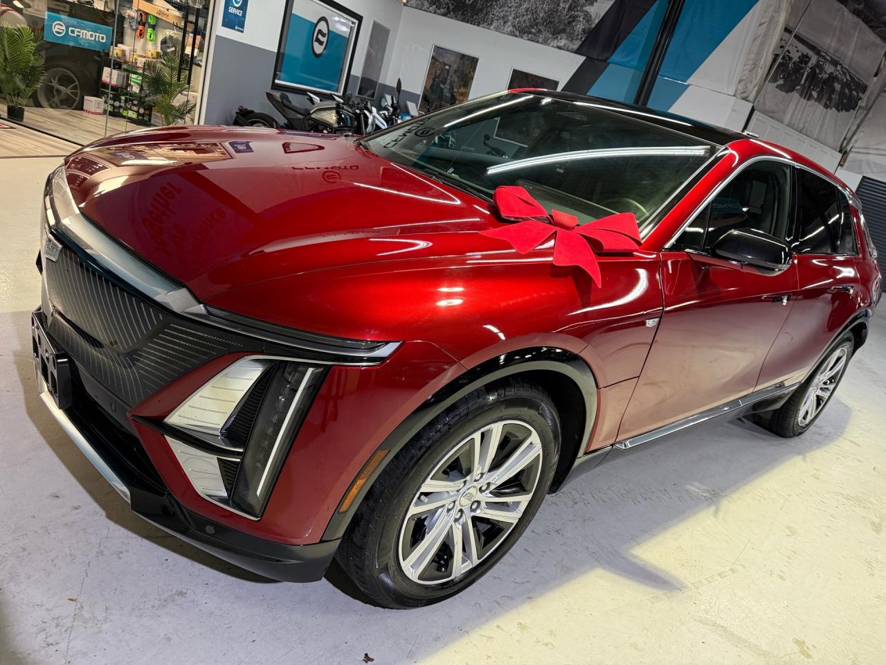 2024 Cadillac LYRIQ IQ AWD   TECH PACKAGE   NO ACCIDENTS Photo