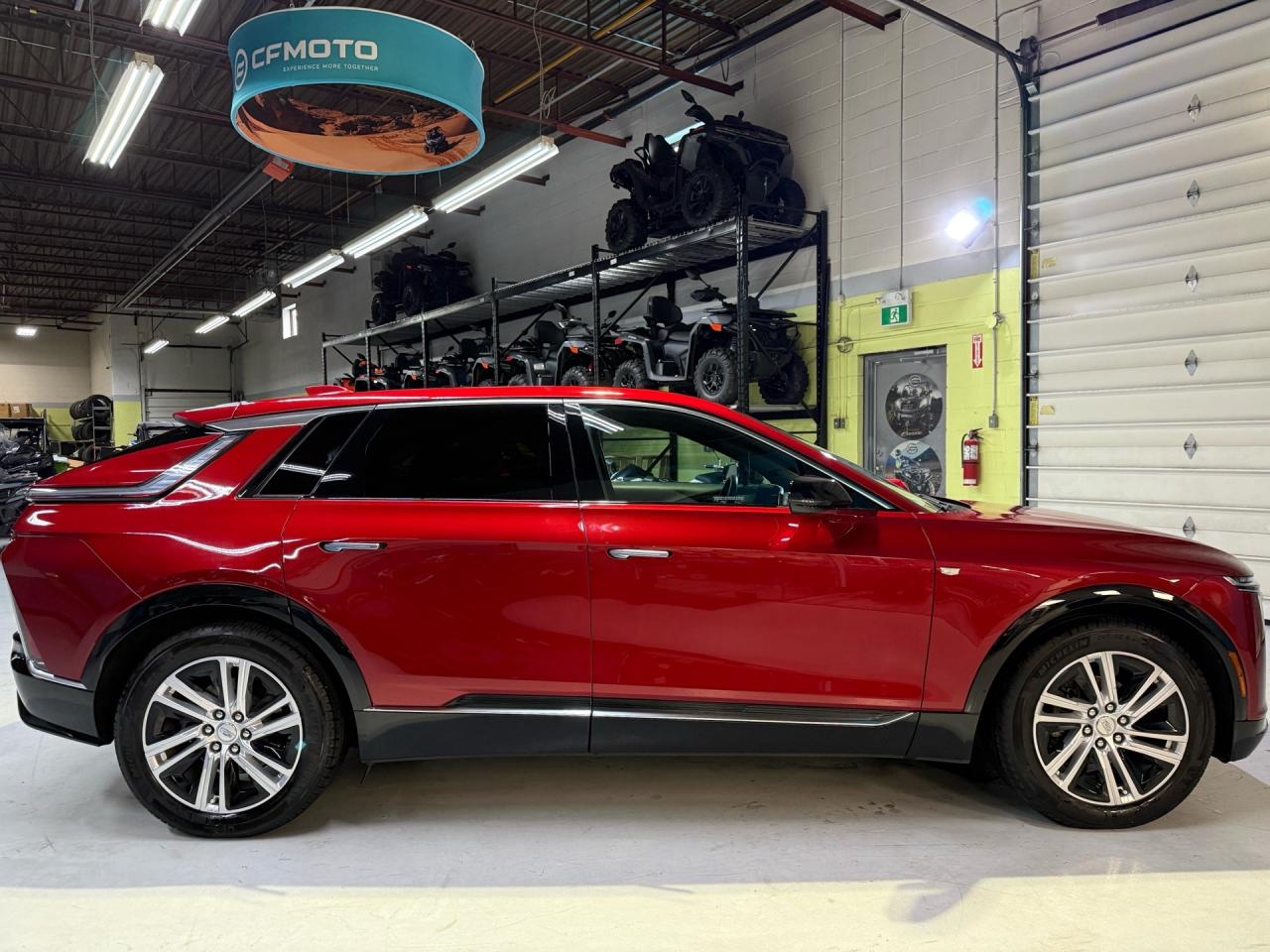 2024 Cadillac LYRIQ IQ AWD   TECH PACKAGE   NO ACCIDENTS Photo