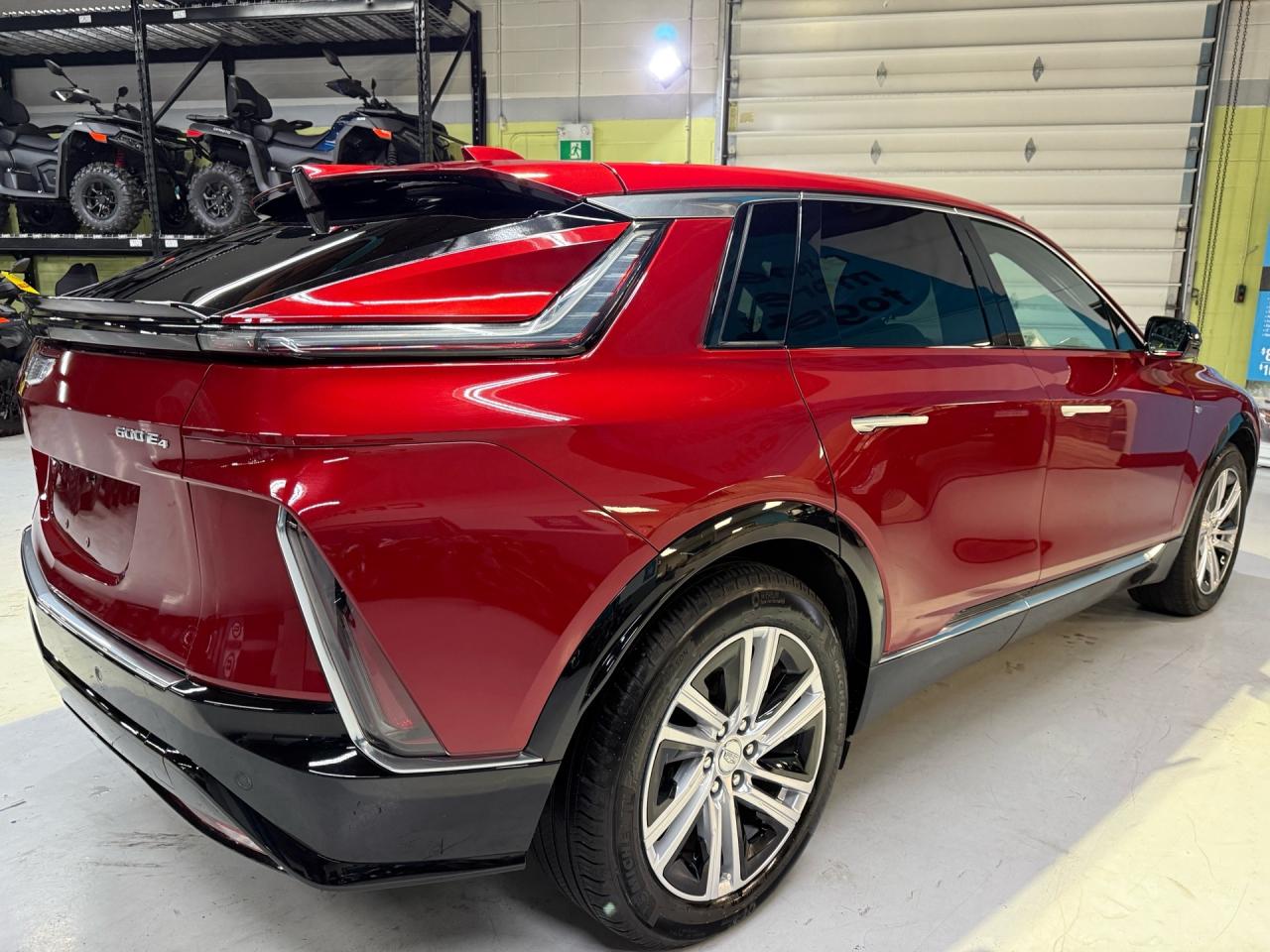 2024 Cadillac LYRIQ IQ AWD   TECH PACKAGE   NO ACCIDENTS Photo