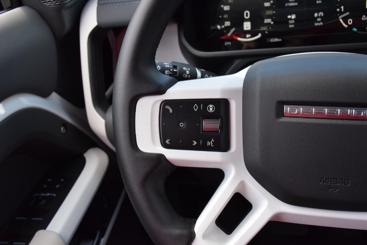 2024 Land Rover Defender 110 P500 SE V8 FUJI WHITE/OYSTER 2,500 KMS ~RARE~ Photo