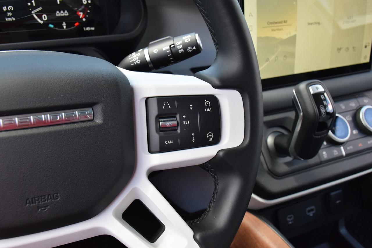 2024 Land Rover Defender 110 P500 SE V8 FUJI WHITE/OYSTER 2,500 KMS ~RARE~ Photo