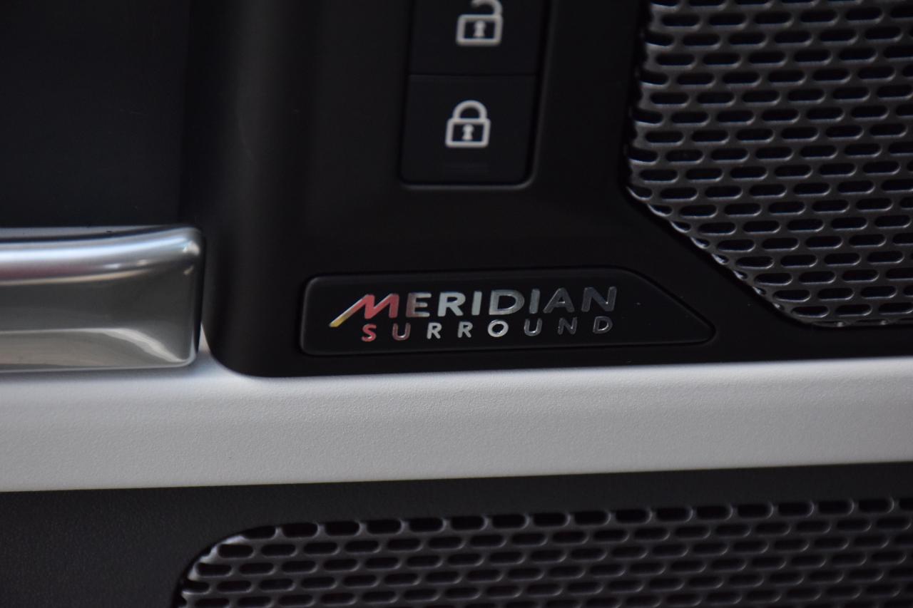 2024 Land Rover Defender 110 P500 SE V8 FUJI WHITE/OYSTER 2,500 KMS ~RARE~ Photo