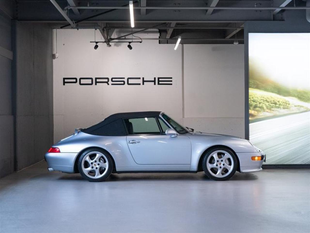 1996 Porsche 911 Carrera 4 Cabriolet Photo4
