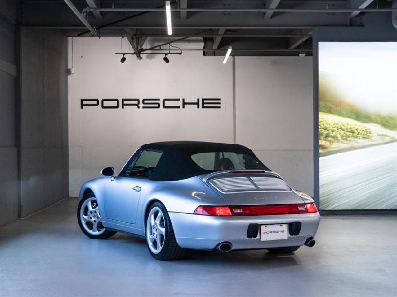 1996 Porsche 911 Carrera 4 Cabriolet Photo2