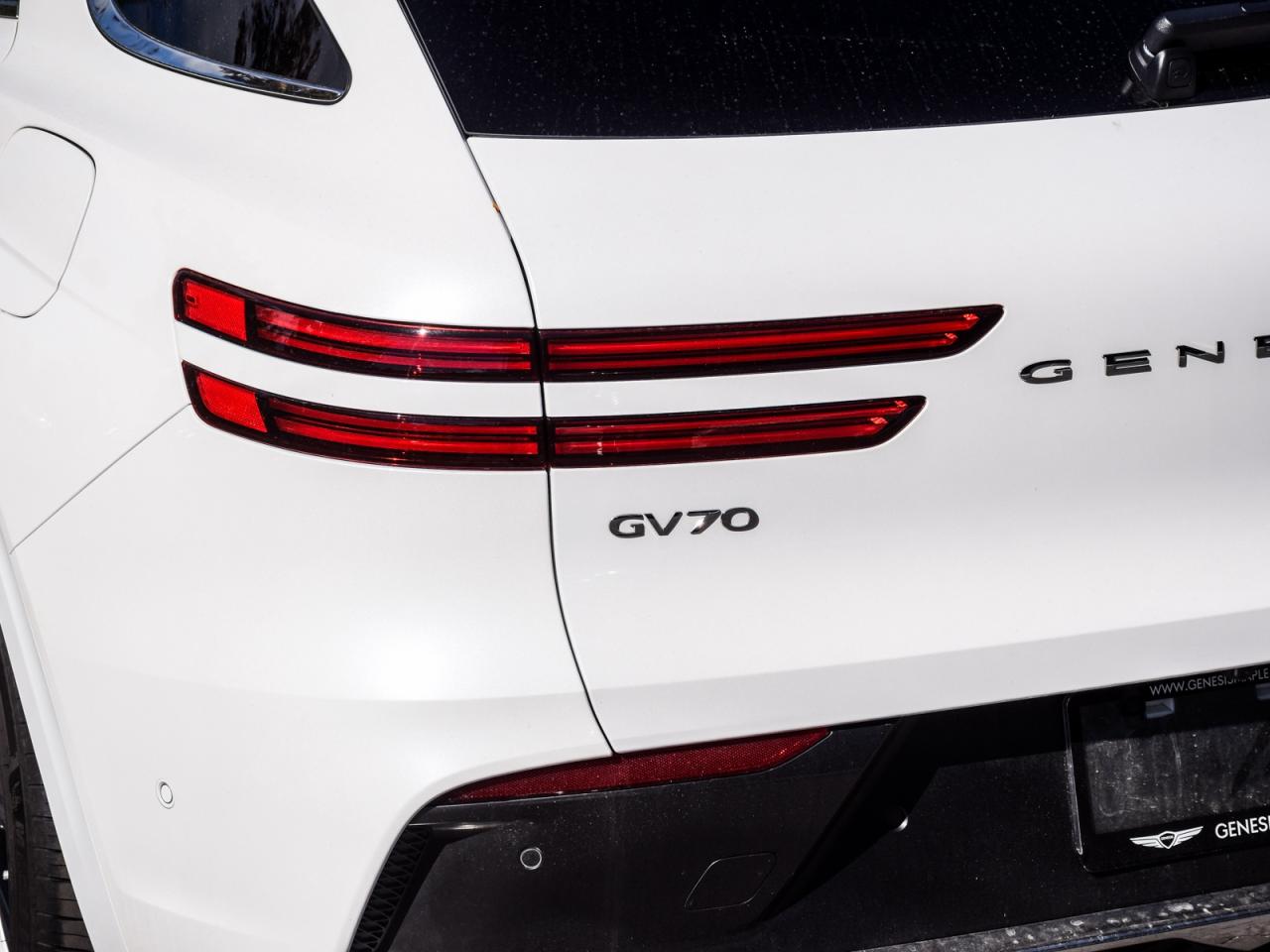2026 Genesis GV70 2.5T Advanced Tech.Pkg AWD   Used Demonstrator Photo