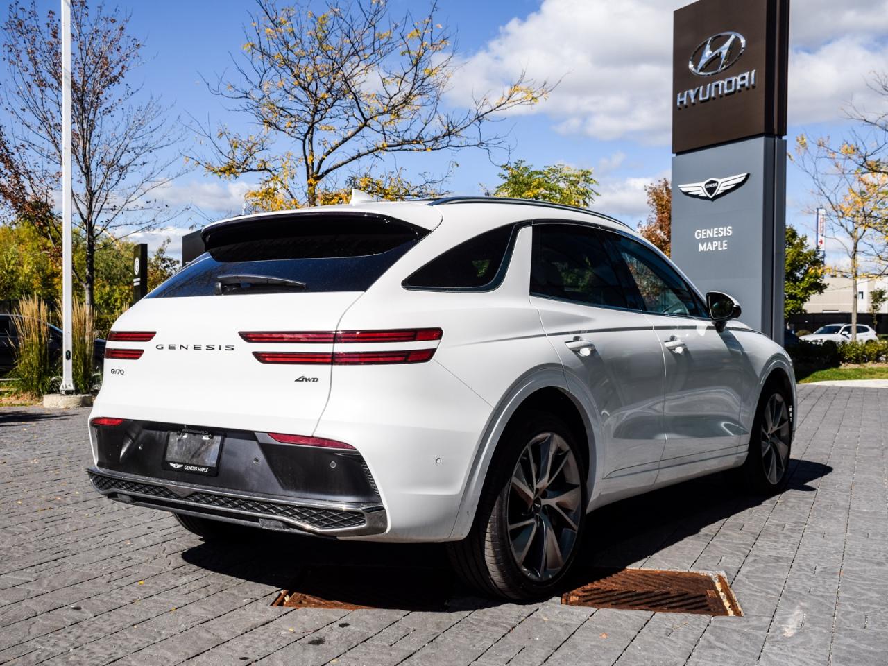 2026 Genesis GV70 2.5T Advanced Tech.Pkg AWD   Used Demonstrator Photo