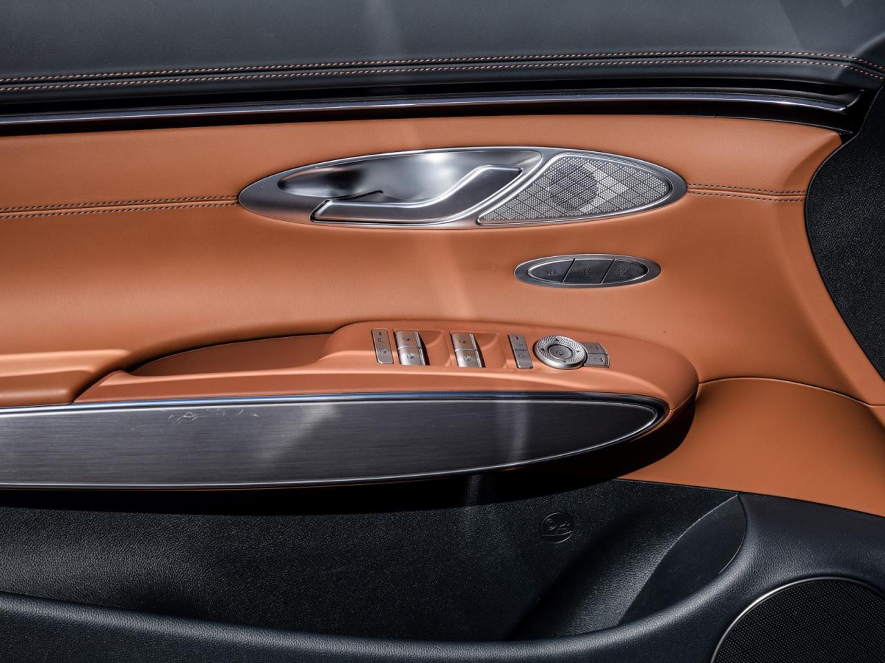 2026 Genesis GV70 2.5T Advanced Tech.Pkg AWD   Used Demonstrator Photo