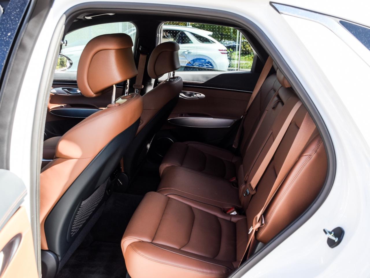 2026 Genesis GV70 2.5T Advanced Tech.Pkg AWD   Used Demonstrator Photo