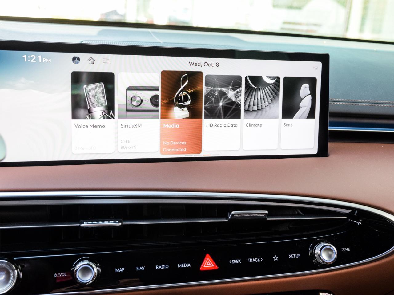 2026 Genesis GV70 2.5T Advanced Tech.Pkg AWD   Used Demonstrator Photo