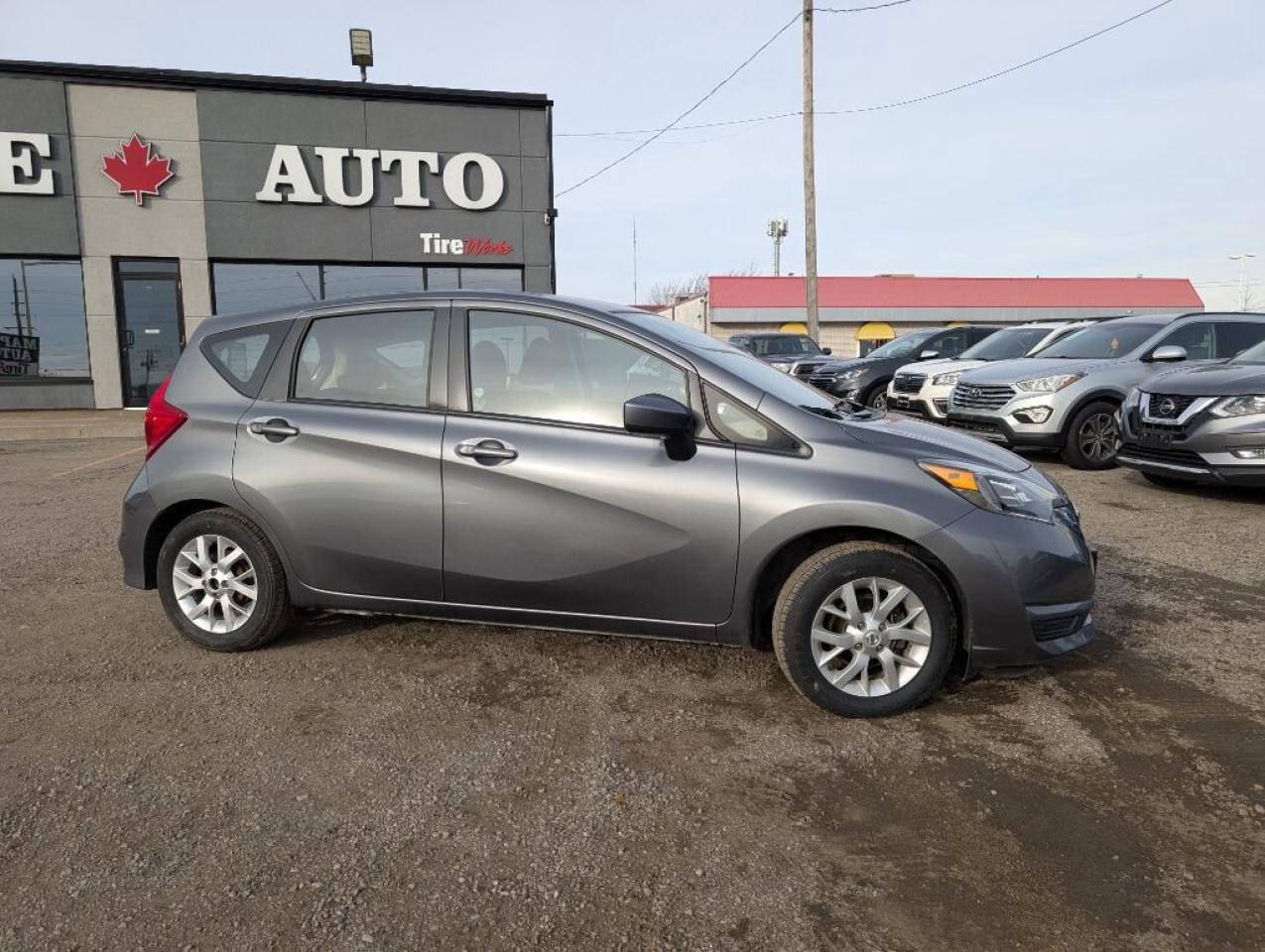 2017 Nissan Versa Note SV Hatchback   CAMERA   HTD SEATS Photo4