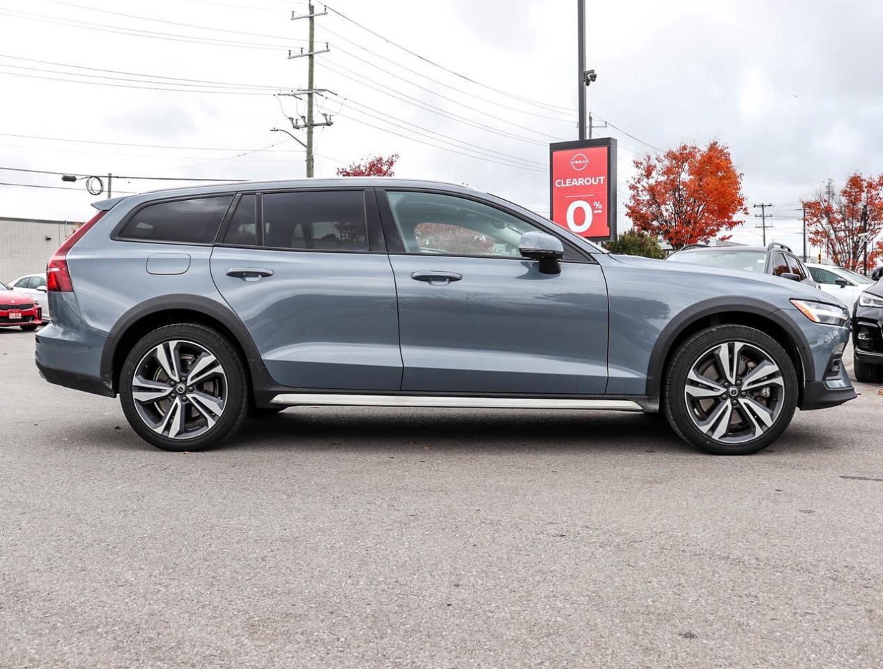 2024 Volvo V60 Cross Country Ultimate Photo3