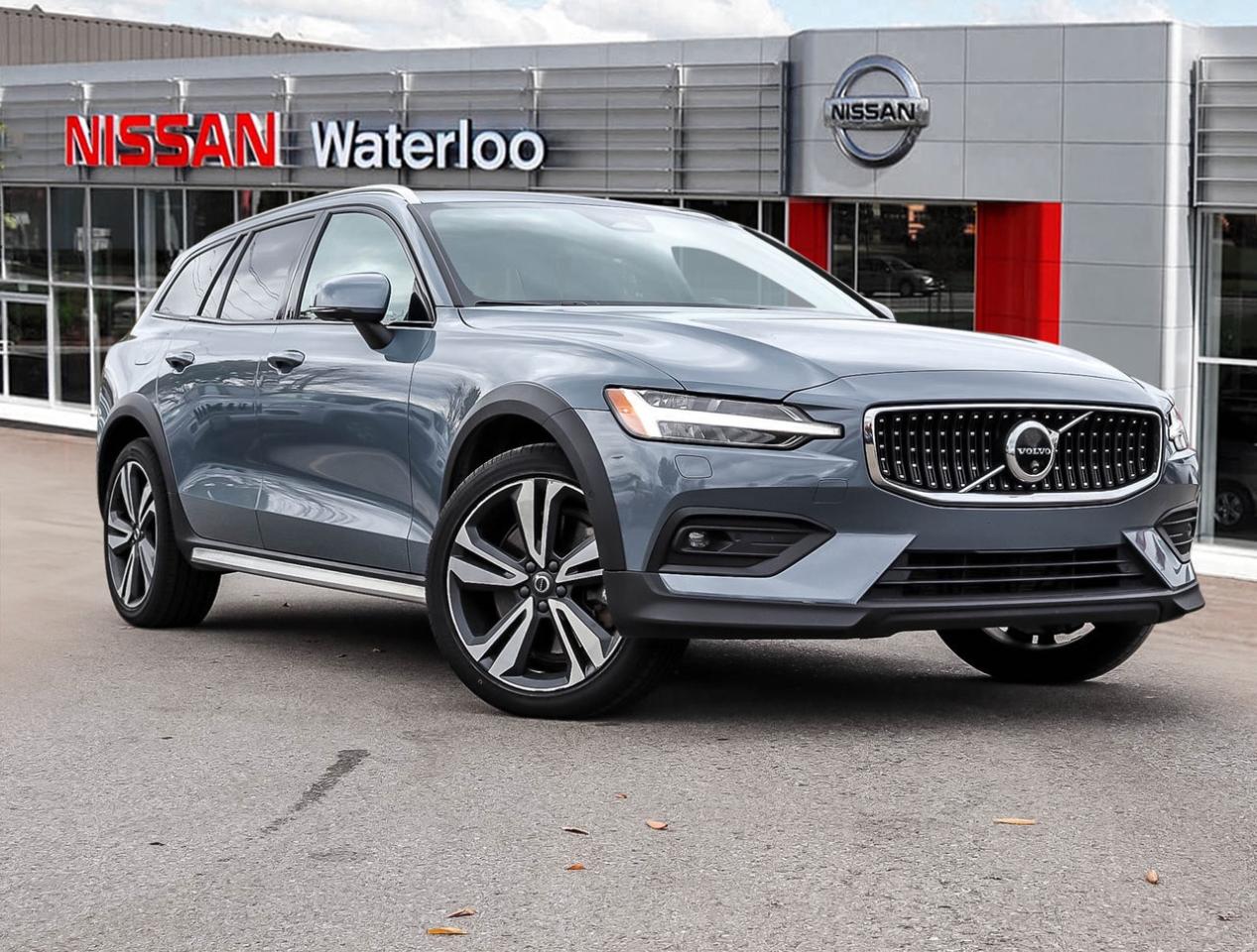 2024 Volvo V60 Cross Country Ultimate Photo