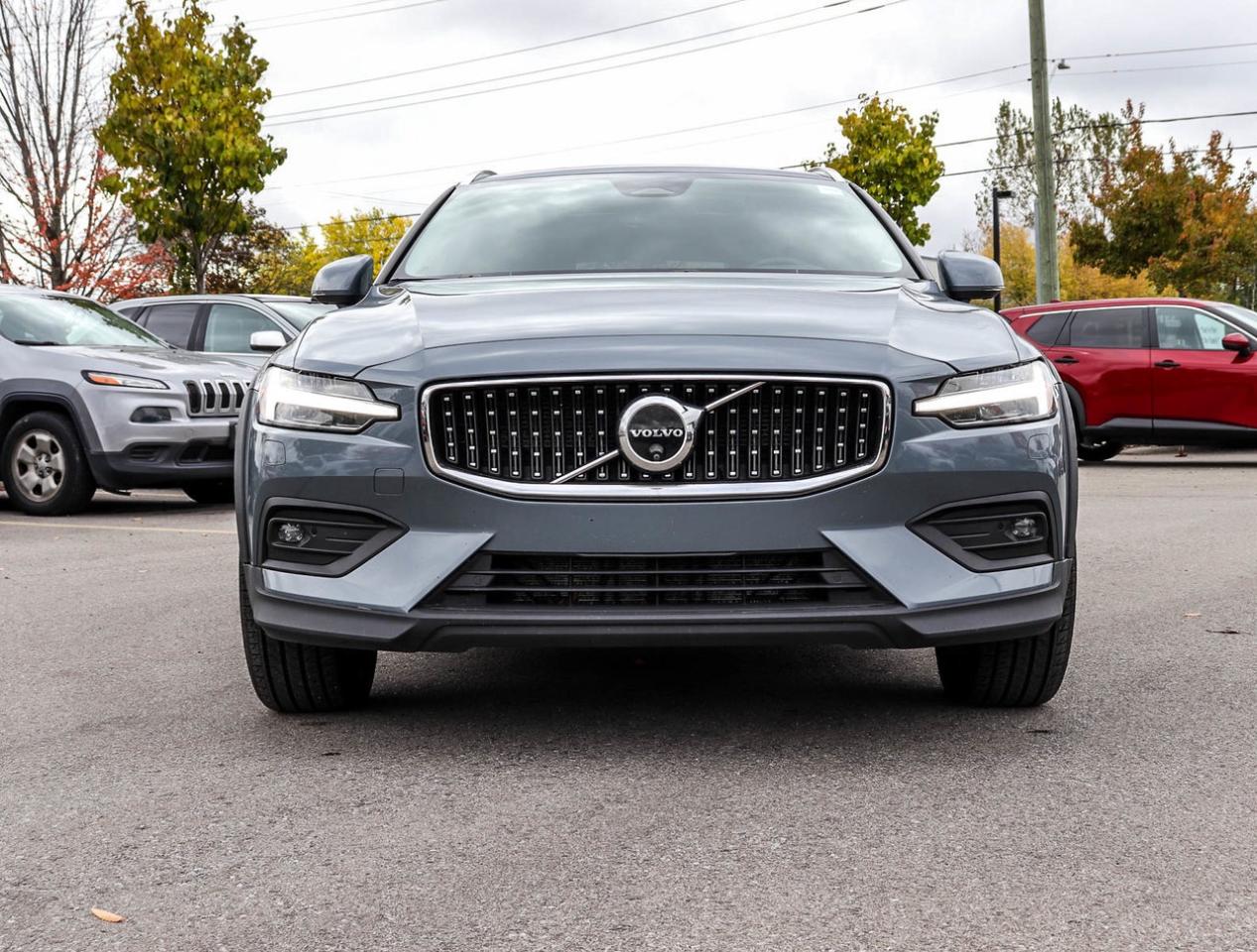 2024 Volvo V60 Cross Country Ultimate Photo
