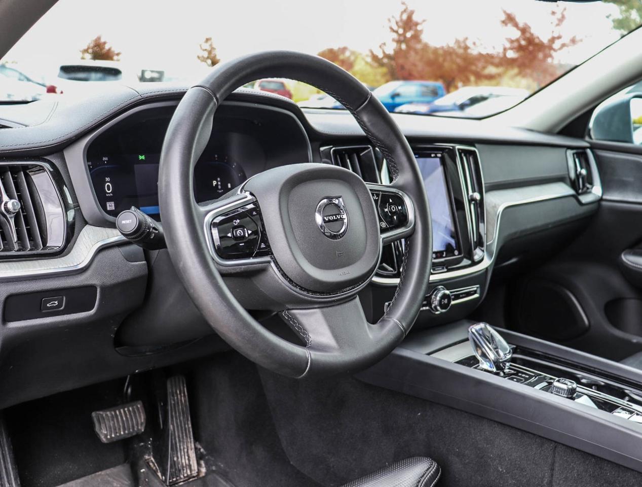 2024 Volvo V60 Cross Country Ultimate Photo