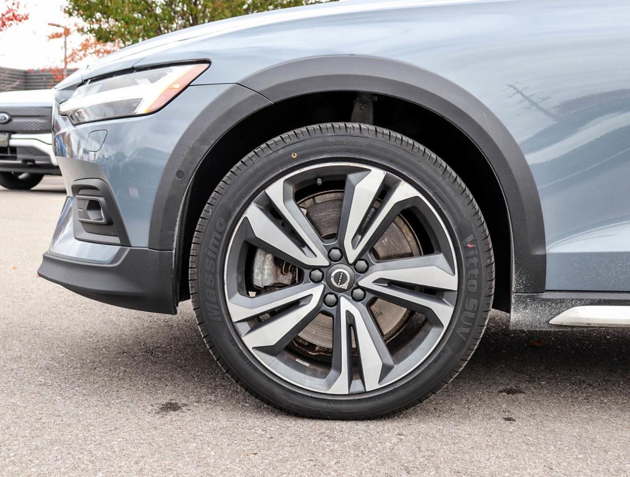 2024 Volvo V60 Cross Country Ultimate Photo