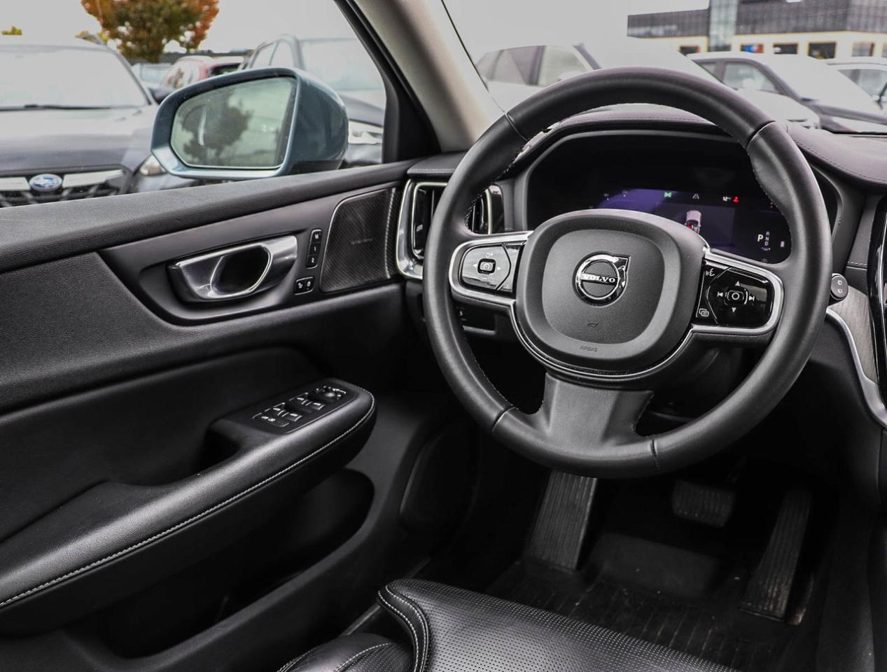 2024 Volvo V60 Cross Country Ultimate Photo