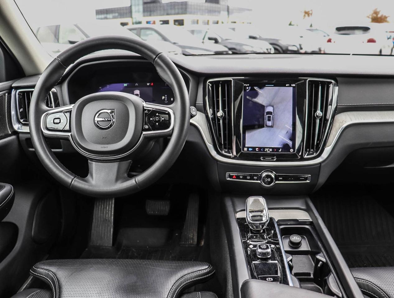 2024 Volvo V60 Cross Country Ultimate Photo