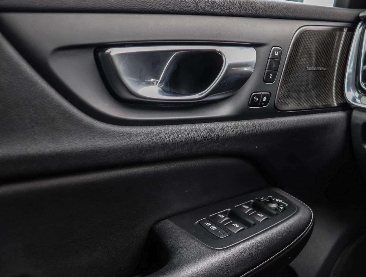 2024 Volvo V60 Cross Country Ultimate Photo