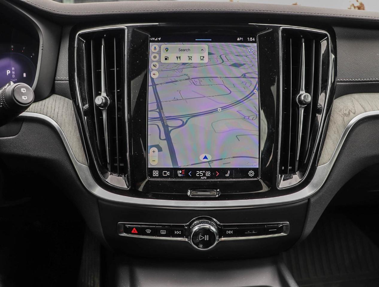 2024 Volvo V60 Cross Country Ultimate Photo