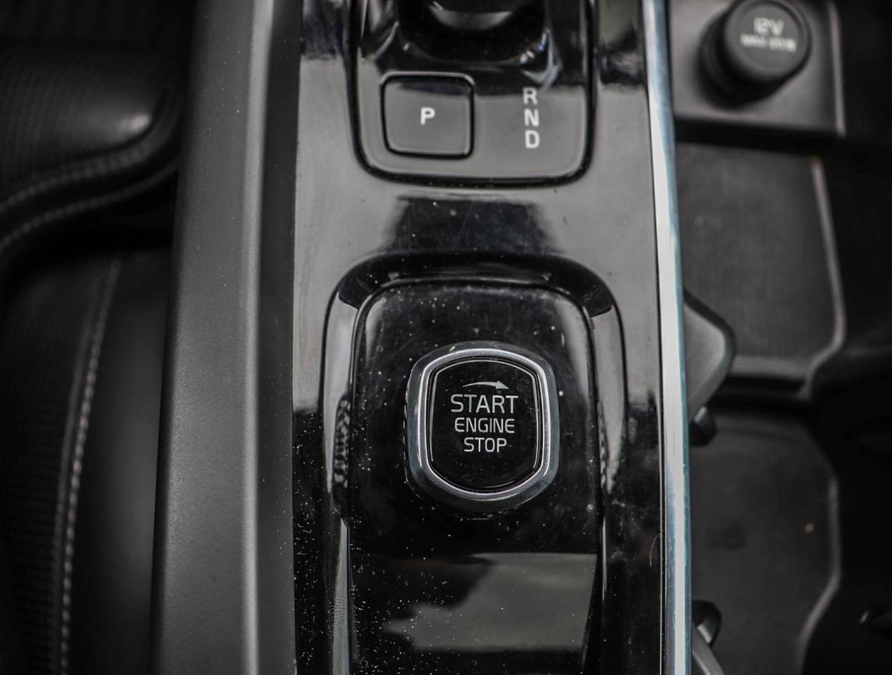 2024 Volvo V60 Cross Country Ultimate Photo