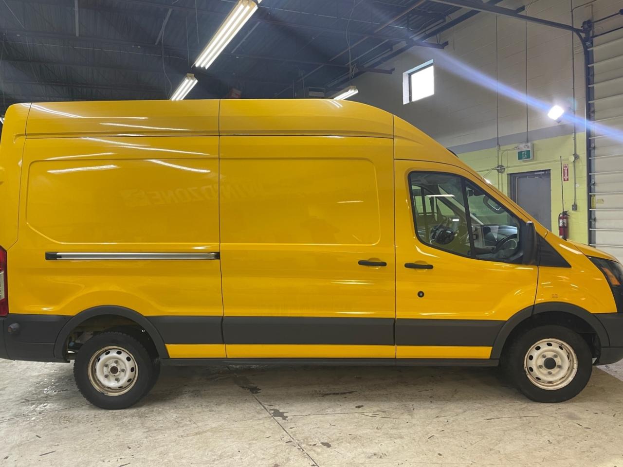 2017 Ford Transit Cargo Van T-250 148 HIGH ROOF   CAMERA   LEATHER   NO ACCIDE Photo2