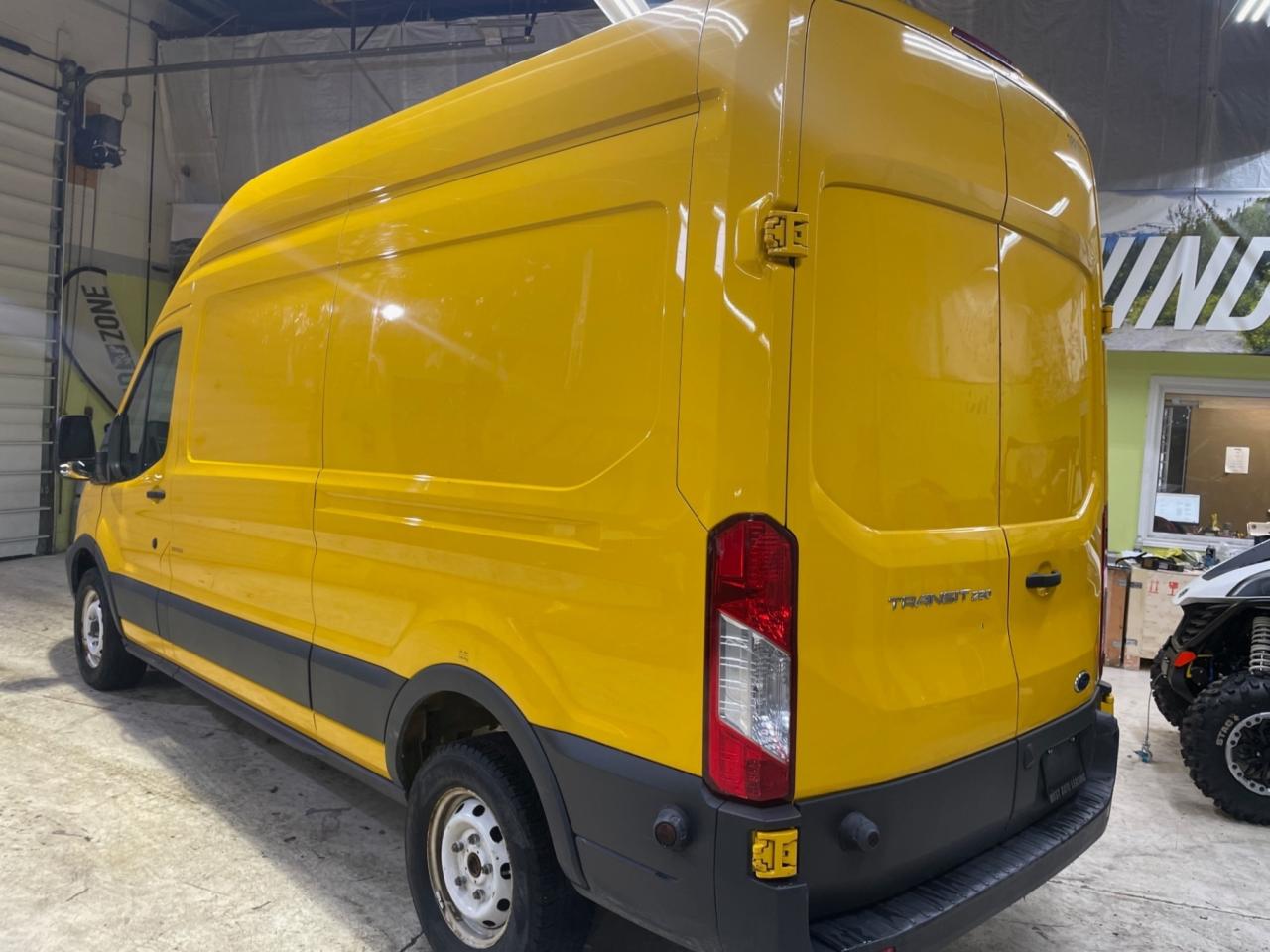 2017 Ford Transit Cargo Van T-250 148 HIGH ROOF   CAMERA   LEATHER   NO ACCIDE Photo