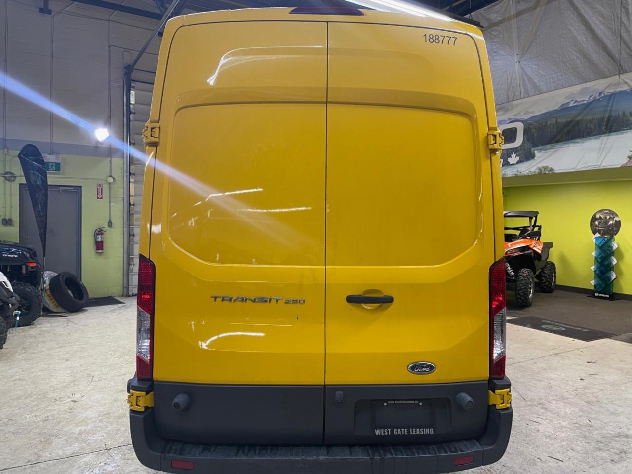 2017 Ford Transit Cargo Van T-250 148 HIGH ROOF   CAMERA   LEATHER   NO ACCIDE Photo