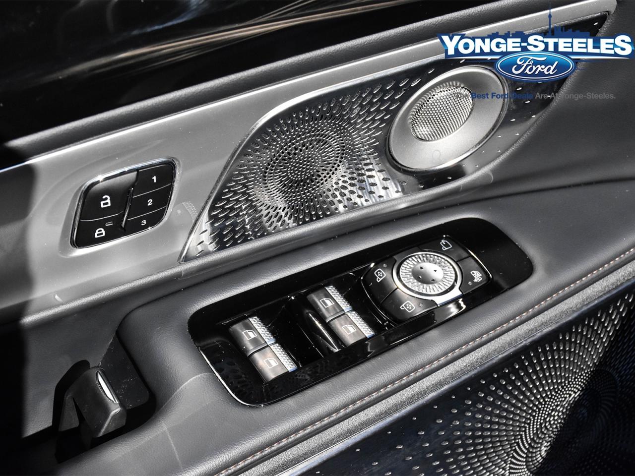 2025 Lincoln Nautilus 203A FHEV JET PACK ONE OWNER NO ACC LIKE NEW Photo