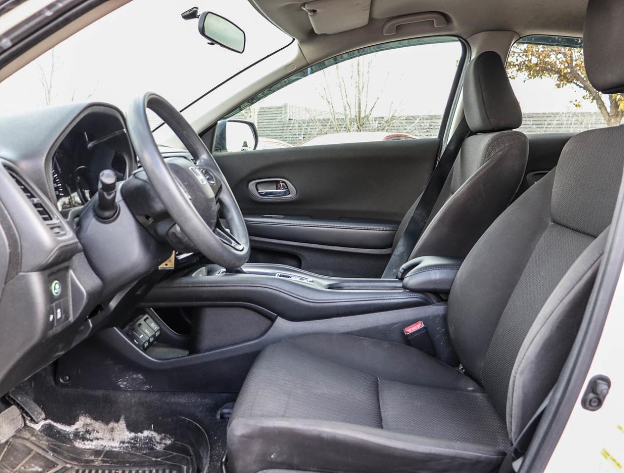 2016 Honda HR-V LX Photo