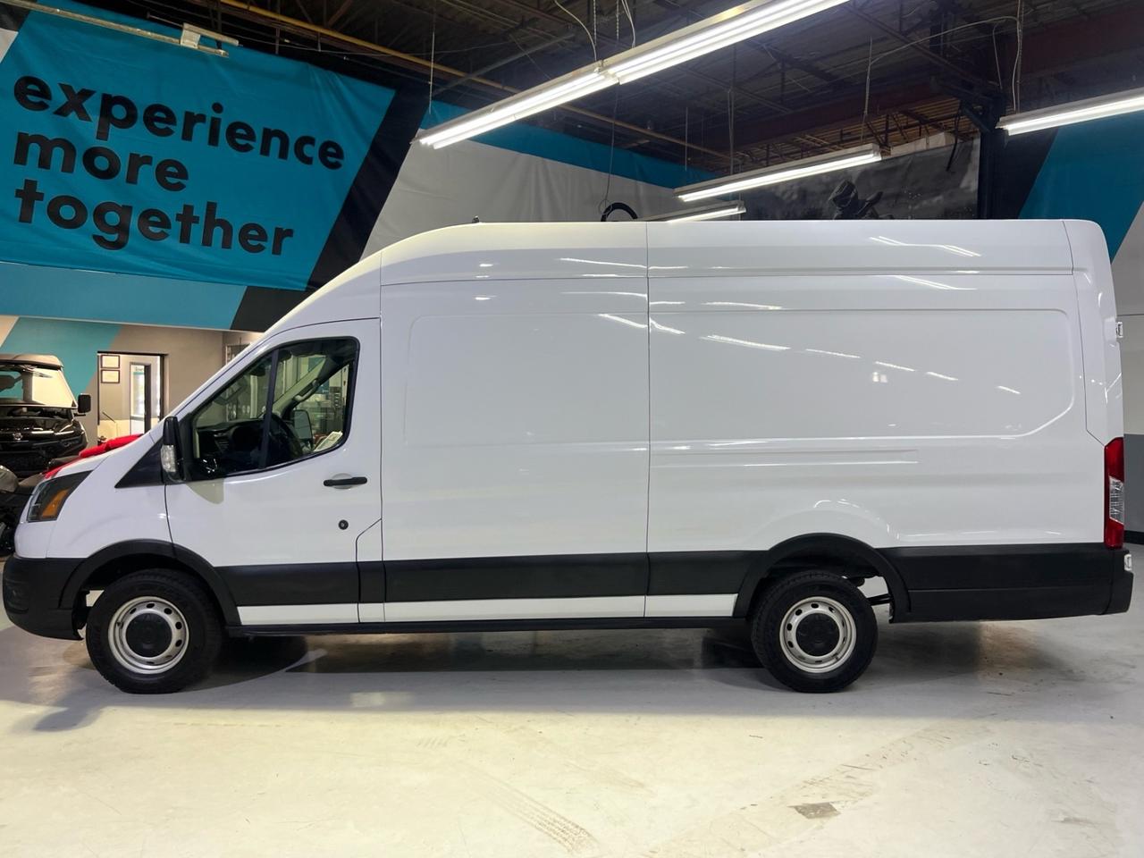 2021 Ford Transit Cargo Van T-250 148 EL   EXTRA LONG   CAMERA   HIGH ROOF   N Photo5