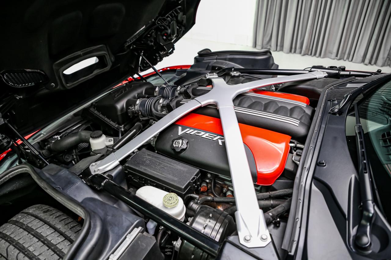 2013 Dodge SRT Viper GTS V10 640HP  CARBON.EXT REDINT 1OWNER NOACCIDENT Photo