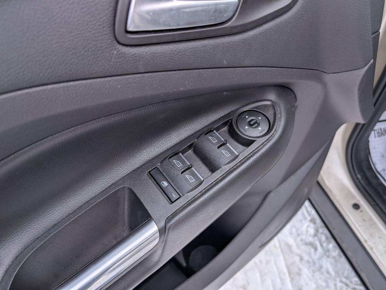 2017 Ford Escape SE   CAMERA   HTD SEATS Photo