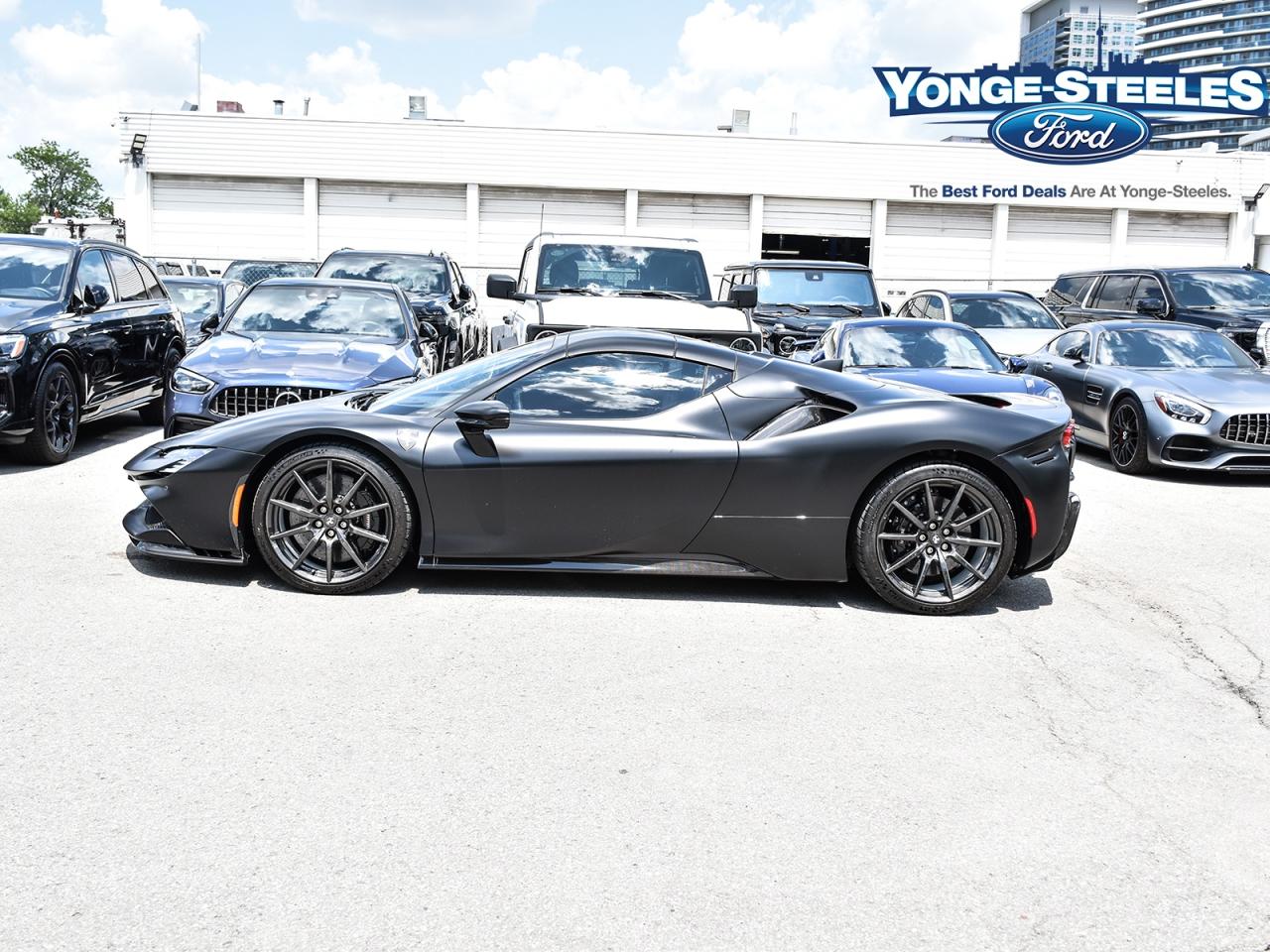 2023 Ferrari SF90 Spider SPIDER NERO ROSS MATTE 1,275 KMS THE ONE TO BUY! Photo4