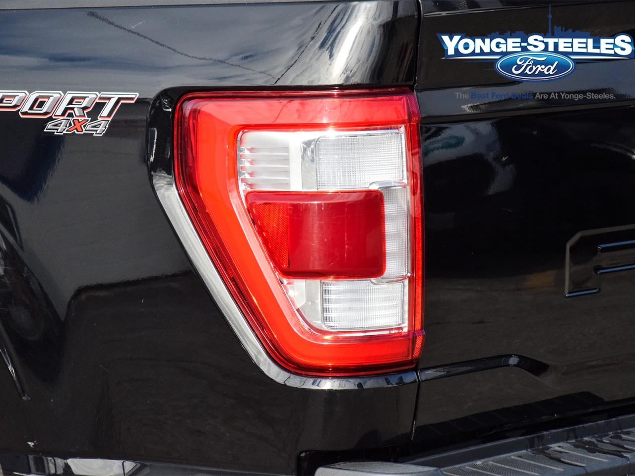 2023 Ford F-150 LARIAT 2.7L ONE OWNER NO ACCIDENT EXCLNT CONDITION Photo