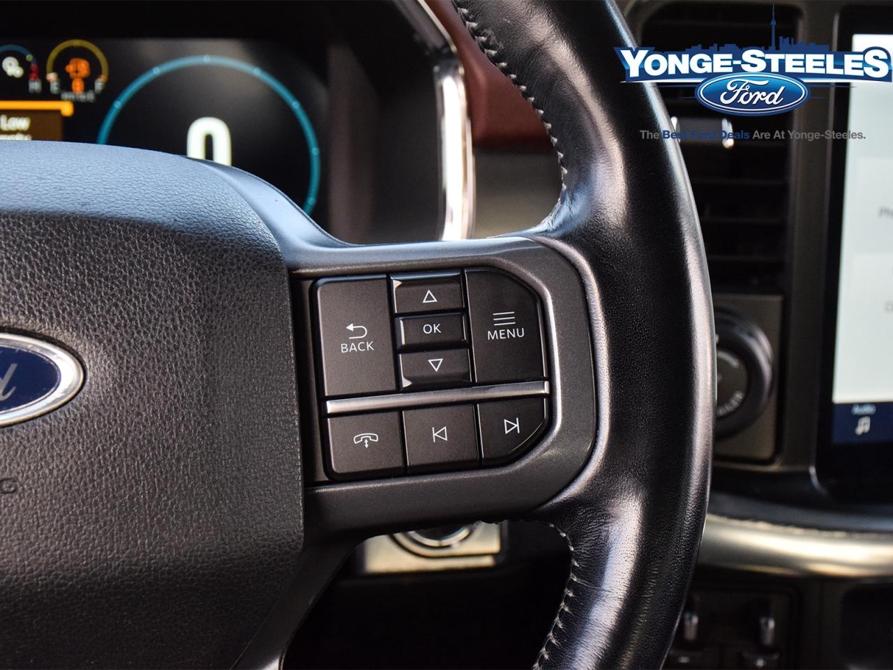 2023 Ford F-150 LARIAT 2.7L ONE OWNER NO ACCIDENT EXCLNT CONDITION Photo