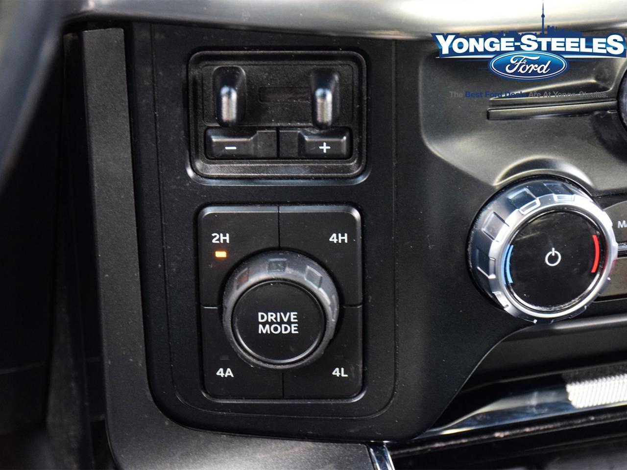 2023 Ford F-150 LARIAT 2.7L ONE OWNER NO ACCIDENT EXCLNT CONDITION Photo