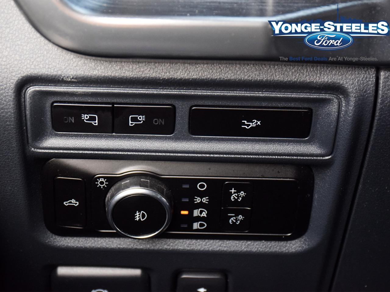 2023 Ford F-150 LARIAT 2.7L ONE OWNER NO ACCIDENT EXCLNT CONDITION Photo