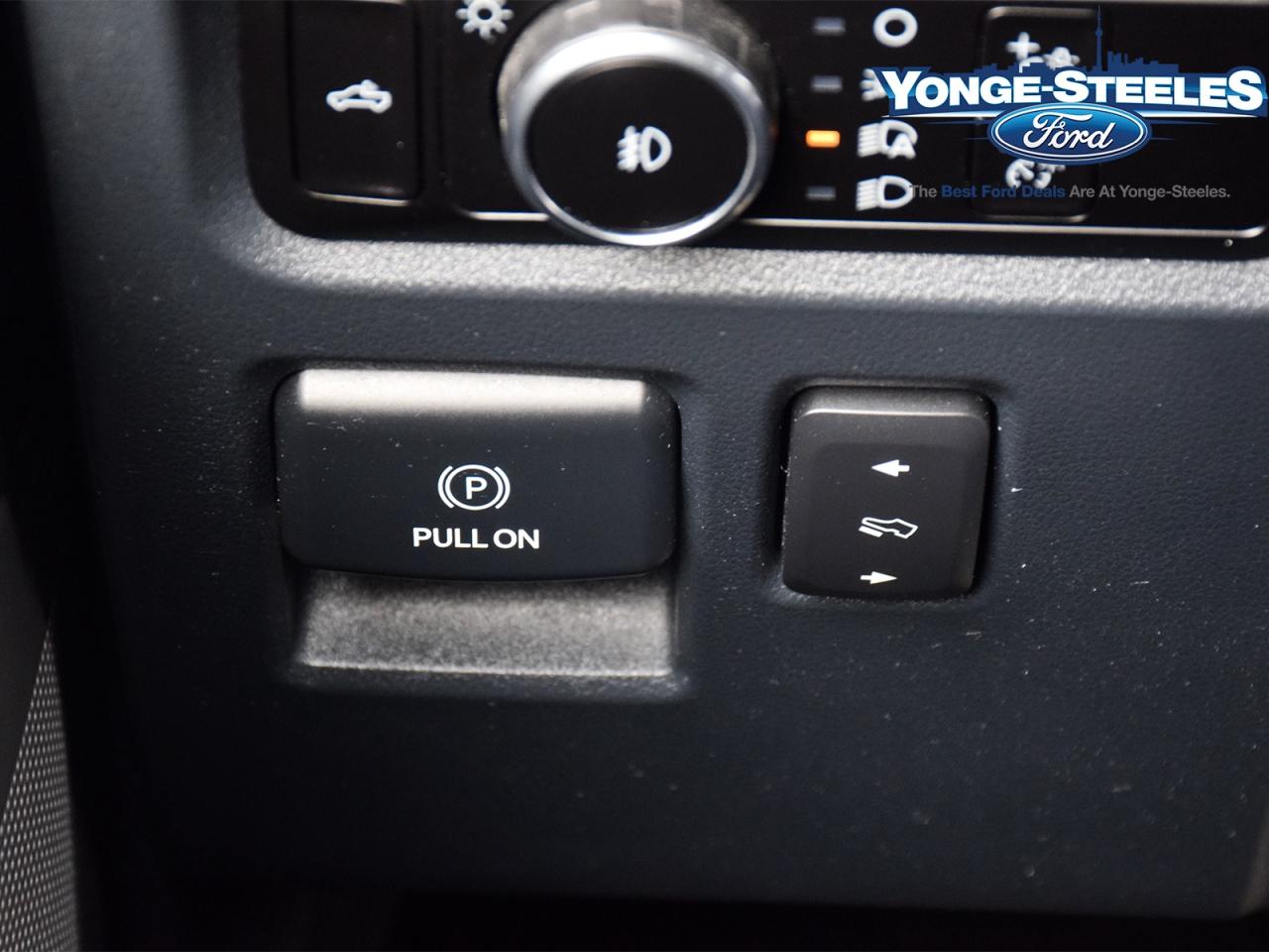 2023 Ford F-150 LARIAT 2.7L ONE OWNER NO ACCIDENT EXCLNT CONDITION Photo