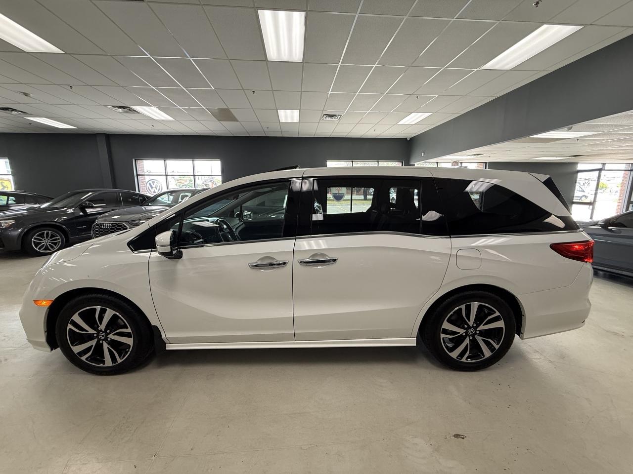 2018 Honda Odyssey Touring Auto**NO ACCIDENTS**VERY CLEAN**DVD** Photo