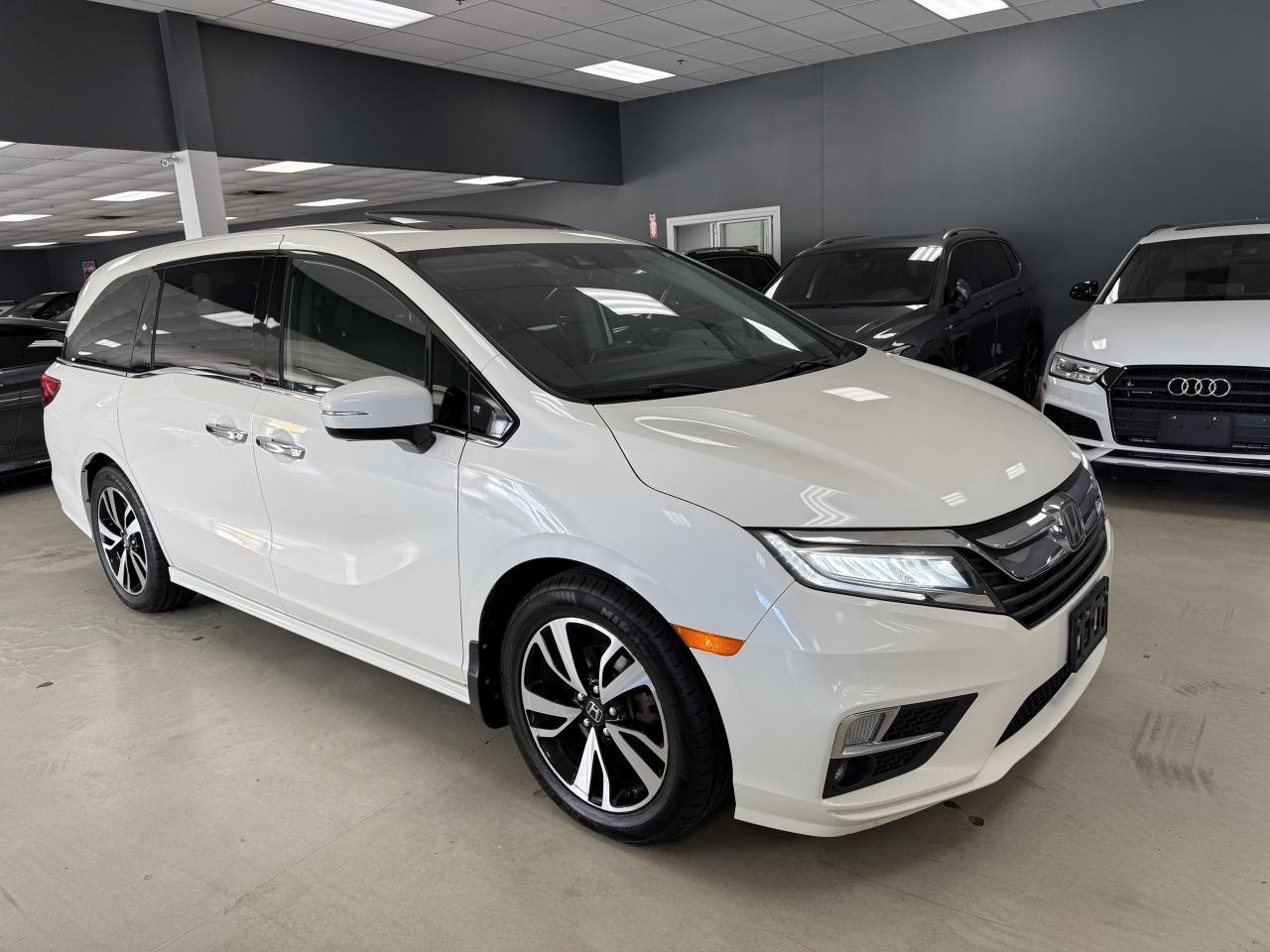 2018 Honda Odyssey Touring Auto**NO ACCIDENTS**VERY CLEAN**DVD** Photo