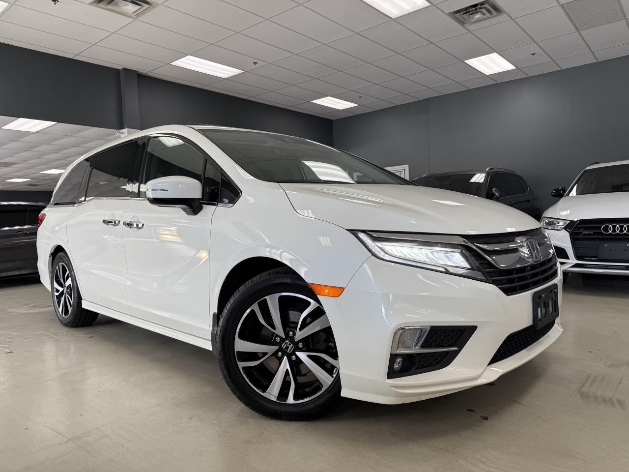 2018 Honda Odyssey Touring Auto**NO ACCIDENTS**VERY CLEAN**DVD** Photo