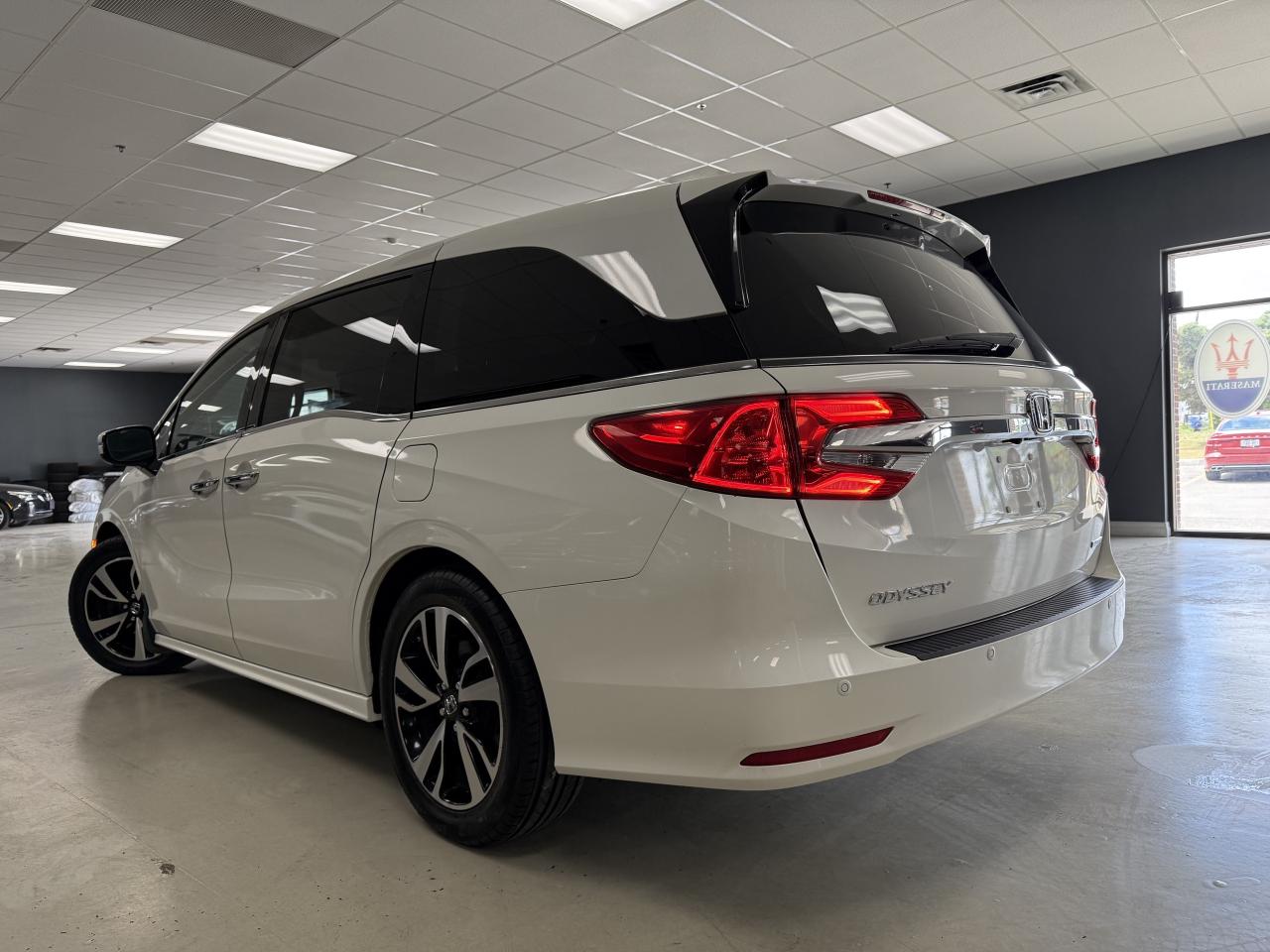 2018 Honda Odyssey Touring Auto**NO ACCIDENTS**VERY CLEAN**DVD** Photo