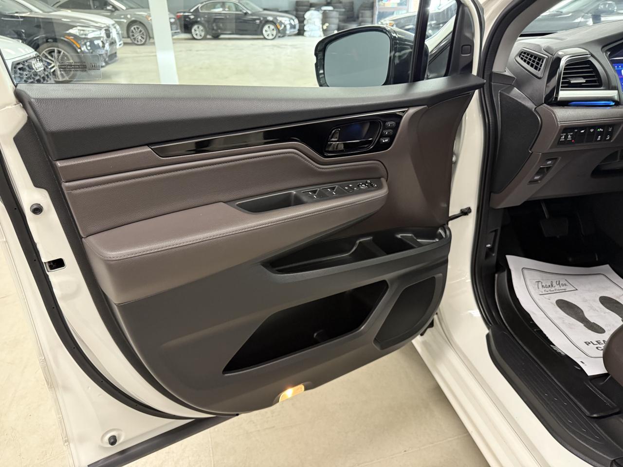 2018 Honda Odyssey Touring Auto**NO ACCIDENTS**VERY CLEAN**DVD** Photo