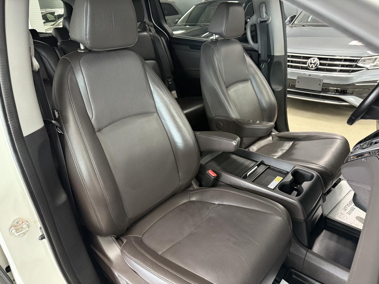 2018 Honda Odyssey Touring Auto**NO ACCIDENTS**VERY CLEAN**DVD** Photo