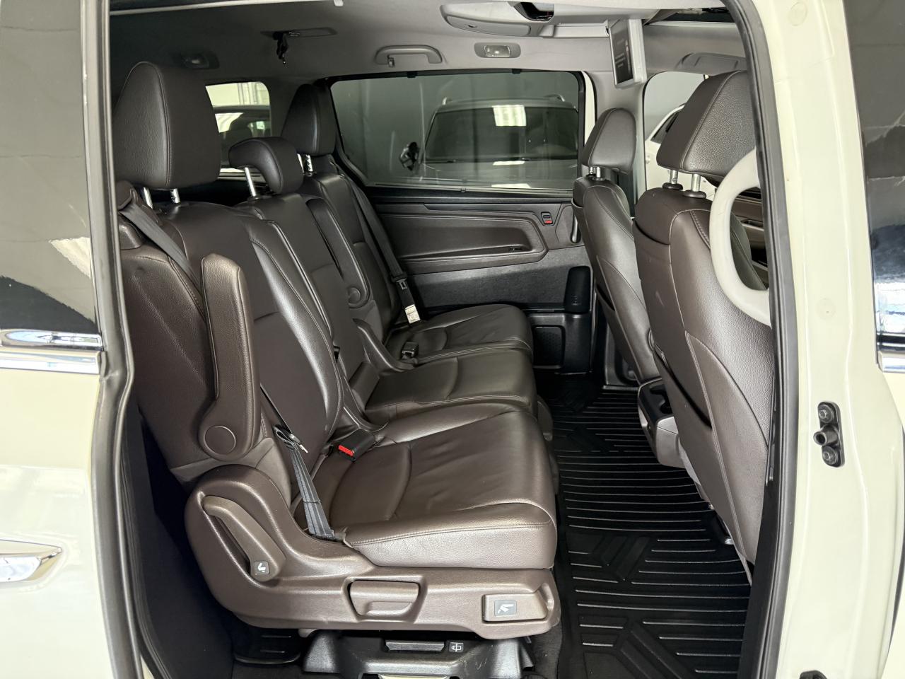 2018 Honda Odyssey Touring Auto**NO ACCIDENTS**VERY CLEAN**DVD** Photo