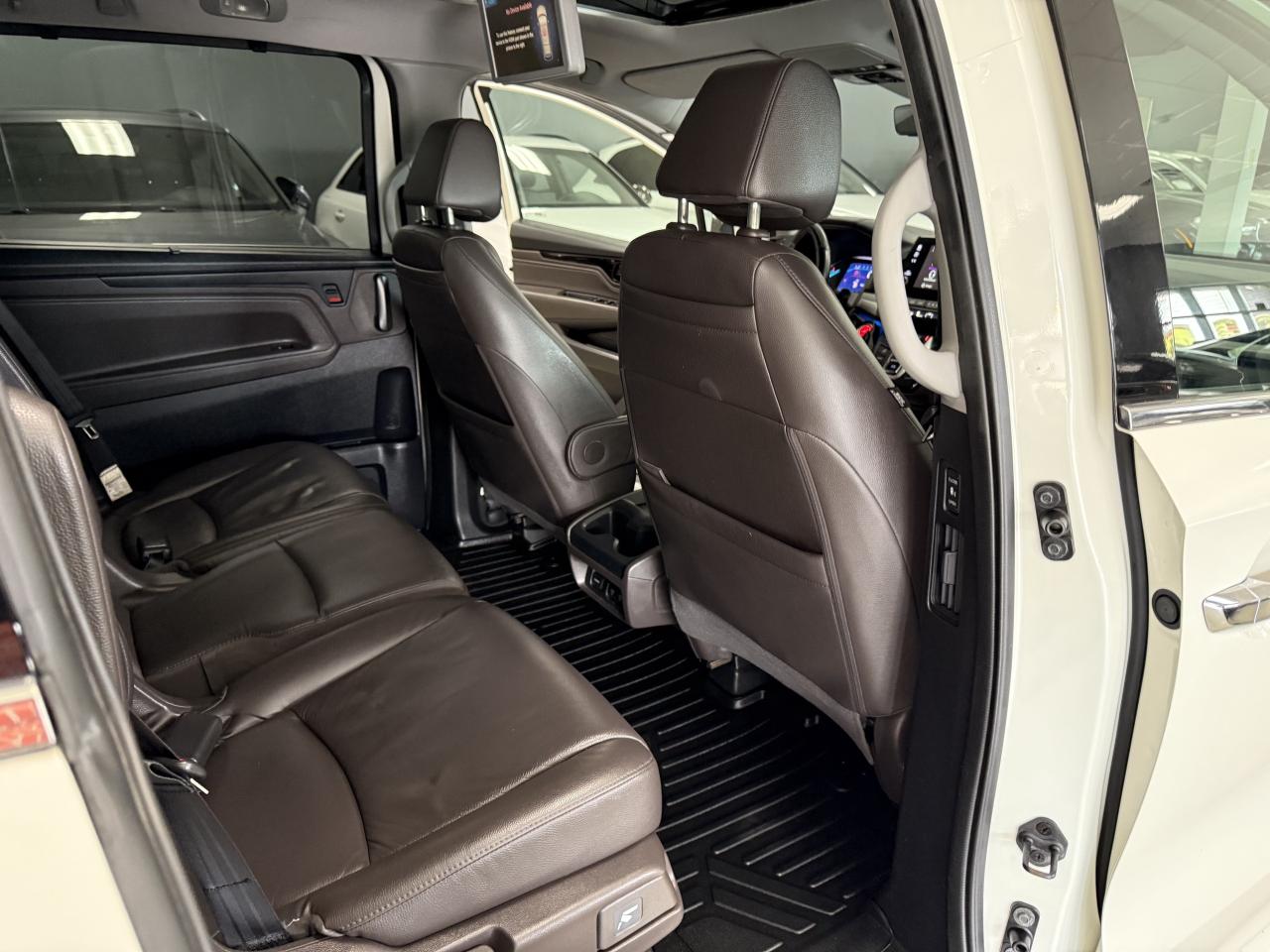 2018 Honda Odyssey Touring Auto**NO ACCIDENTS**VERY CLEAN**DVD** Photo