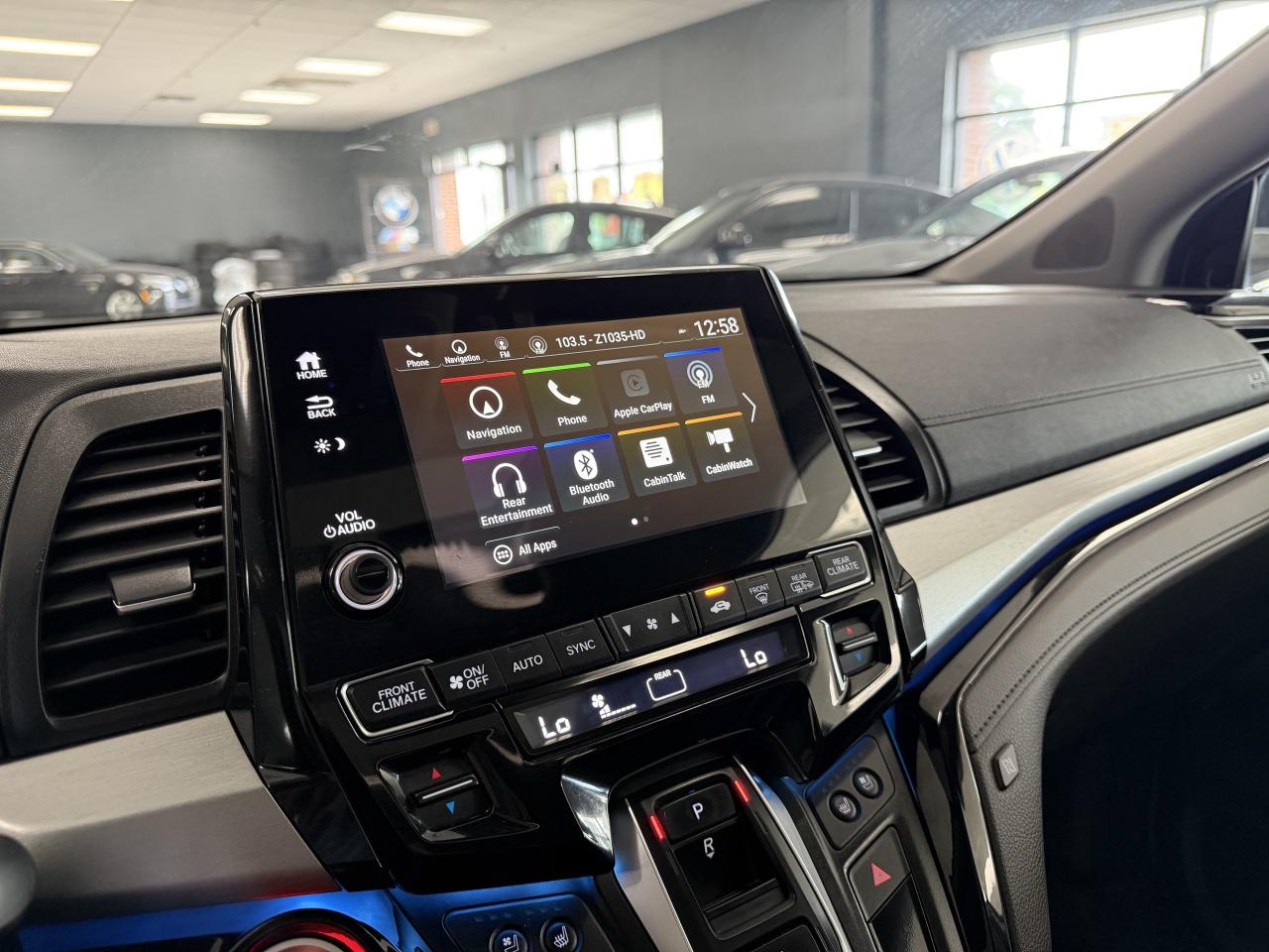 2018 Honda Odyssey Touring Auto**NO ACCIDENTS**VERY CLEAN**DVD** Photo