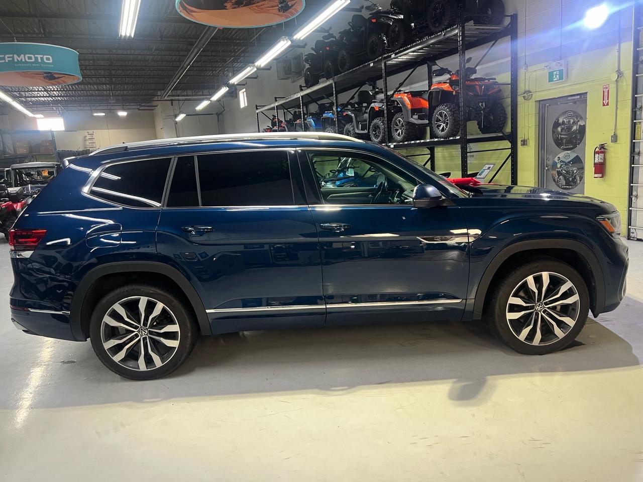 2023 Volkswagen Atlas EXECLINE  R-LINE   NO ACCIDENT   PANO ROOF   NEW B Photo
