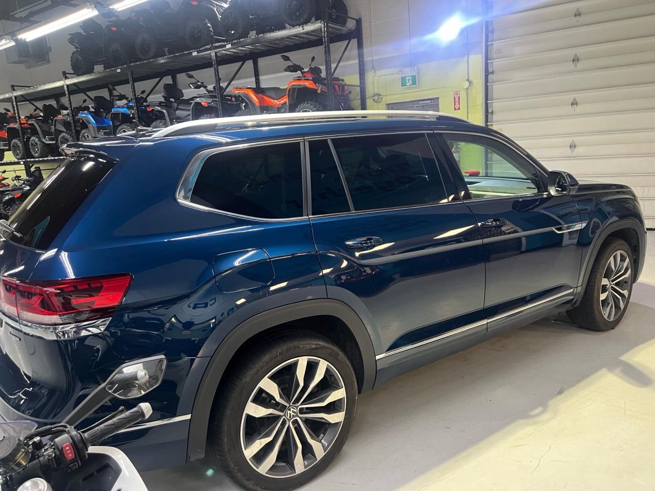 2023 Volkswagen Atlas EXECLINE  R-LINE   NO ACCIDENT   PANO ROOF   NEW B Photo